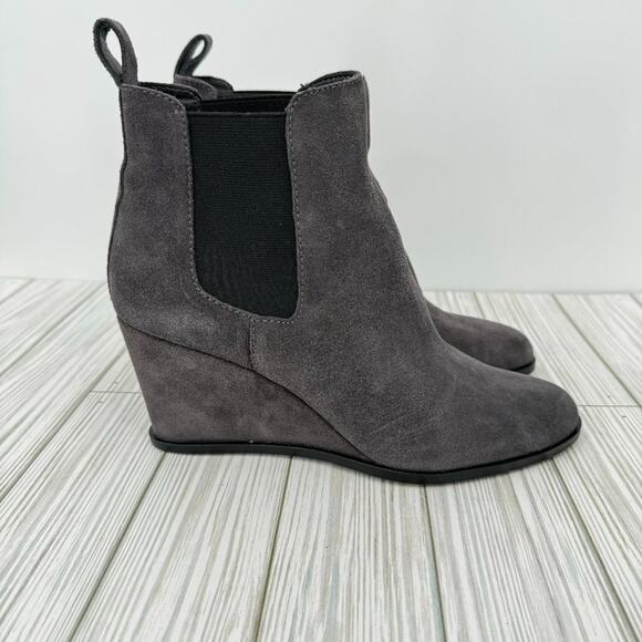 Dolce Vita gray suede leather wedge Chelsea pull on ankle boots 8.5 NEW - Picture 1 of 9